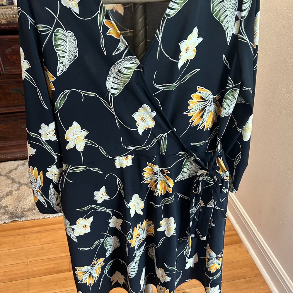 ALYX WRAP AROUND FLORAL DRESS